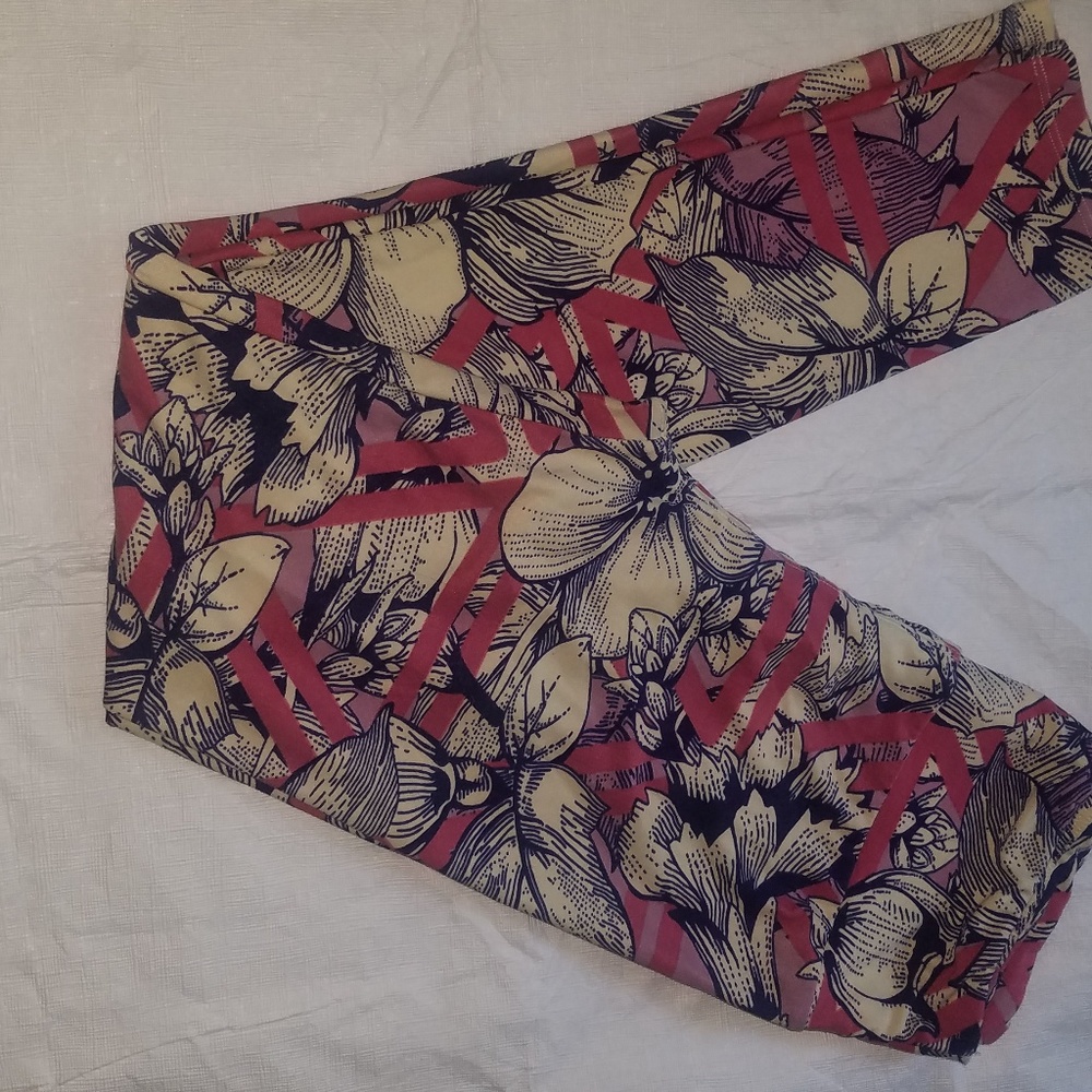 Lularoe - Picture 2 of 2